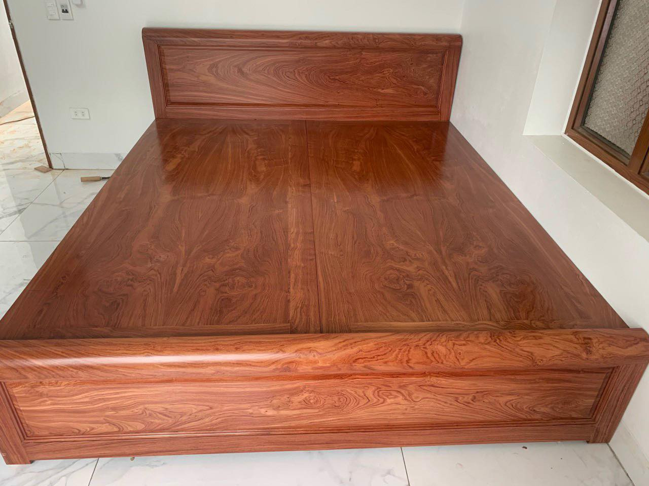 Mẫu giường 1m8x2m gỗ hương đá đỏ Nam Phi